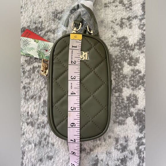 Badgley Mischka Diamond Quilted Oval Crossbody Phone Case in stone NWT MSRP $59 - Picture 9 of 9